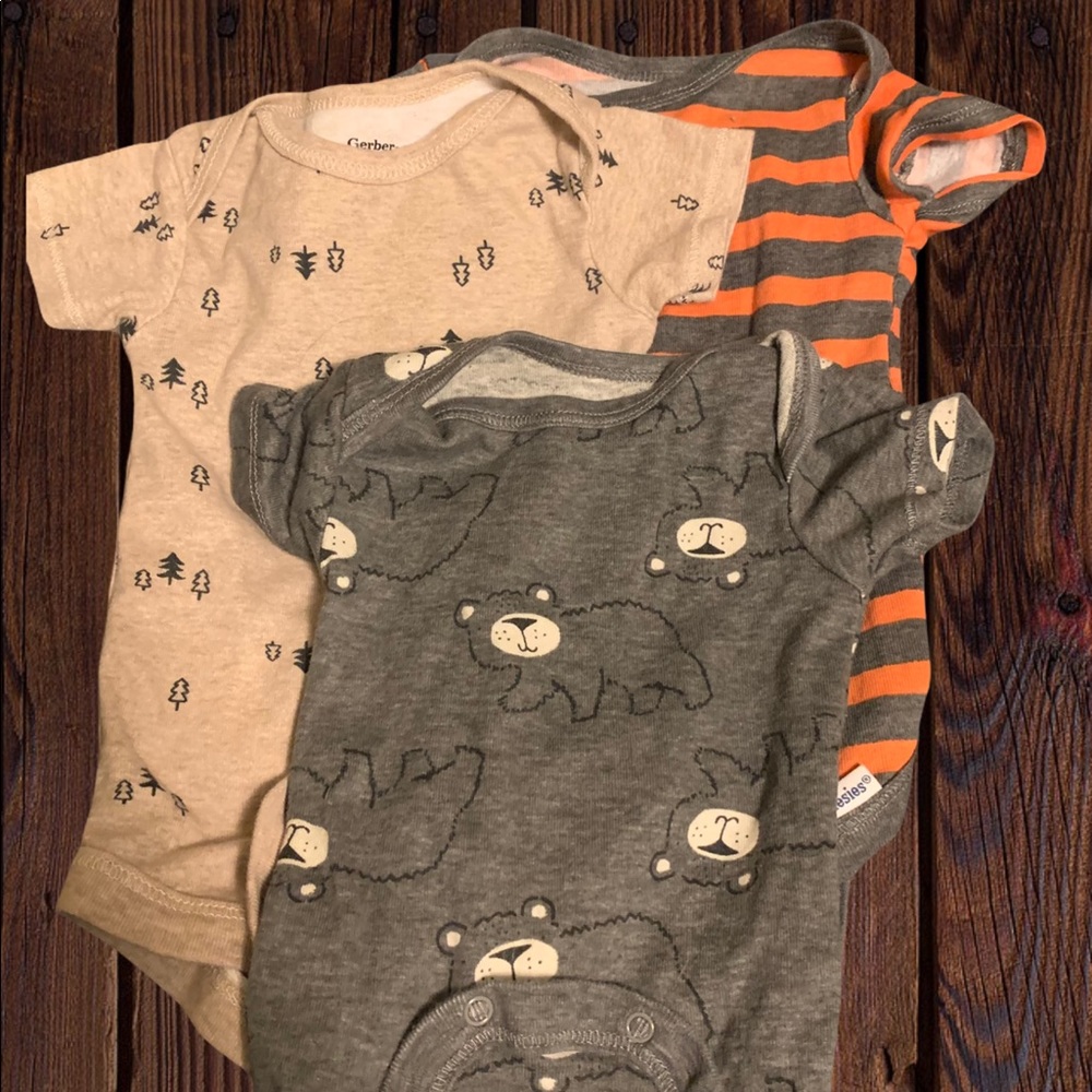 Gerber baby bear short sleeve onesie pack